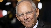 Wolfgang Schäuble sitzt seit 50 Jahren im Bundestag! Das schafft wohl ...