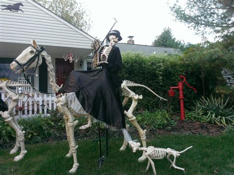 Pin On Halloween Skeleton Yard Display