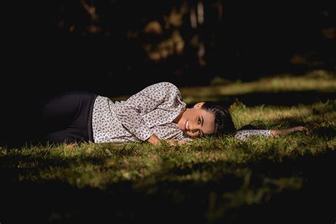 Ensaio Feminino Claudiene Luz E Sombra Betânea Rosa Fotografia Bh