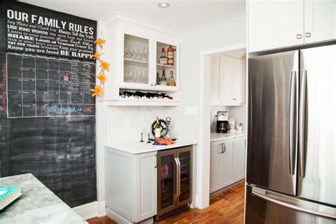 Transitional Bar And Pantry Transitional Kitchen Toronto By
