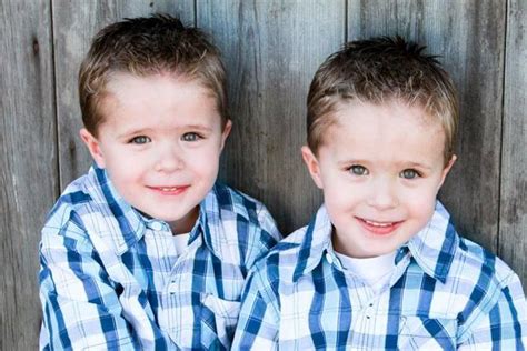 Pin By Sueymin On People That Inspire Me Twins Cute Baby Pictures