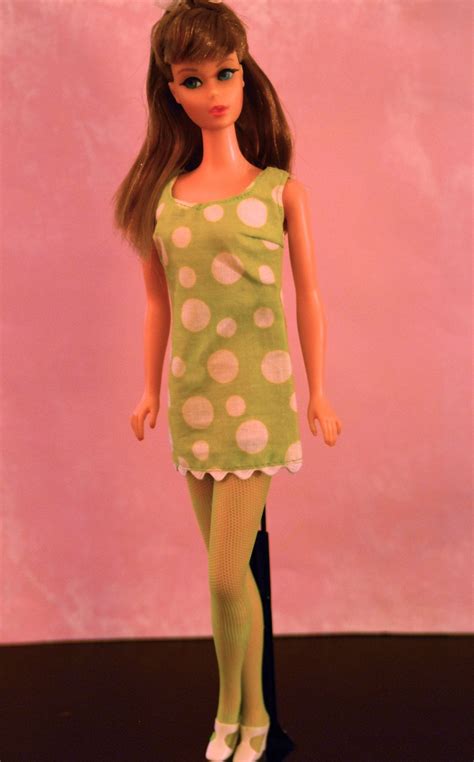 twist n turn barbie brunette barbie années 70