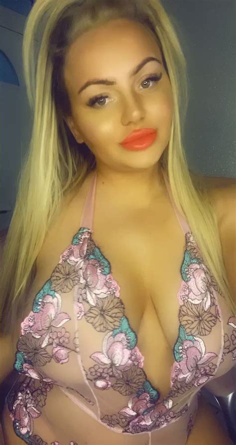 Bimbodoll Fanpage K On Twitter Titty Tuesday Peachy Https