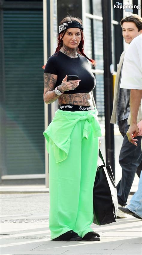 Jemma Lucy Shows Off Her Sexy Boobs Spotted Out With A Friend Out In Londons Notting Hill 27