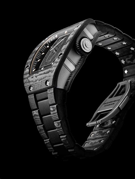 Mclaren продаст базу за $ 240 млн. Richard Mille's Launches Ultralight Carbon TPT Bracelet
