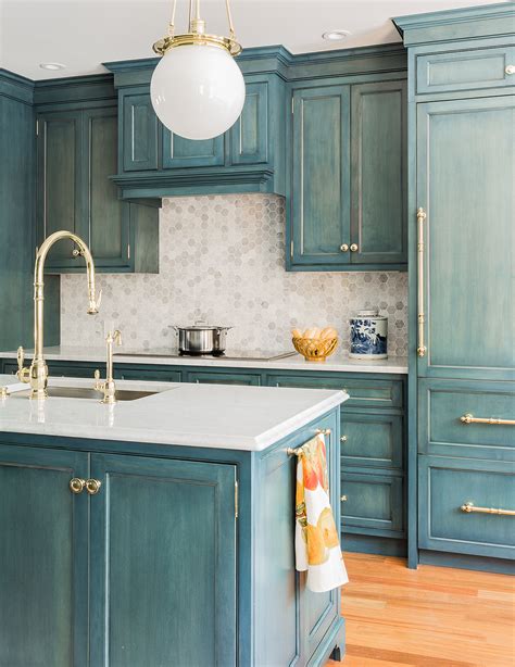 This lacquer gloss kitchen cabinets use bright tones (white and rose red) you can feel this. Blue Kitchen Cabinets Is the Comfortable Choice - Hupehome