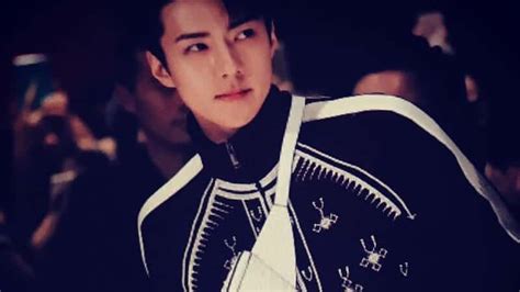 Kai katanya baru tinggal sendirian di sana selama empat bulan terakhir. Profil Member Exo yang Bikin Kamu Melongo | KepoGaul