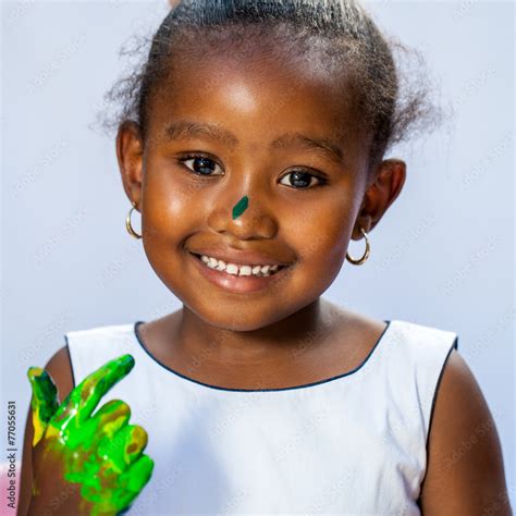 Cute African Girl With Painted Hand Stock 写真 Adobe Stock