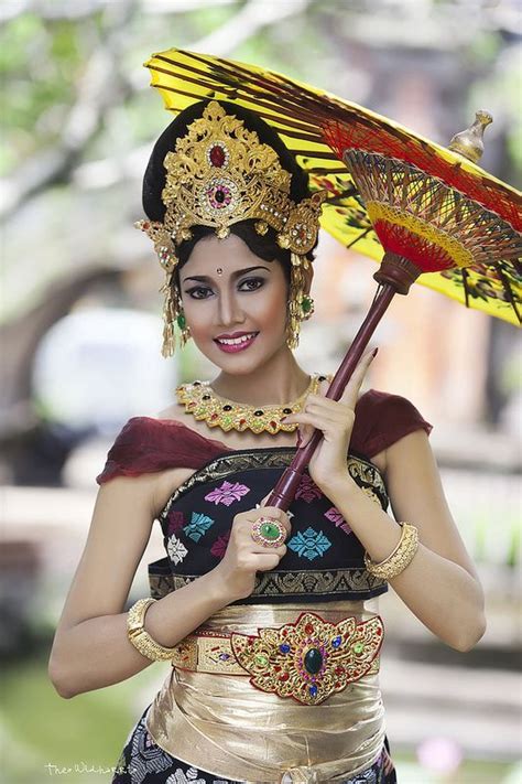 Bali Women Traditional Outfits Traditional Dresses