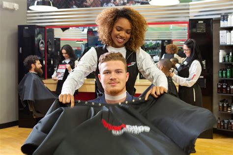 Equip yourself with Confidence – Hair Stylist Careers – Sport Clips
