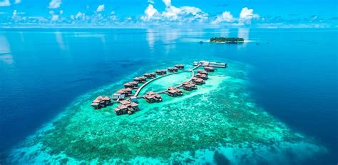 ދިވެހިރާއްޖެ, dhivehi raajje) atau nama rasminya republik maldives, adalah sebuah negara pulau mengandungi gugusan kepulauan terumbu karang yang terletak di lautan hindi, di selatan pulau lakshadweep, india. Maldives, Negara Muslim Terkecil di Dunia - Travel Pelopor ...