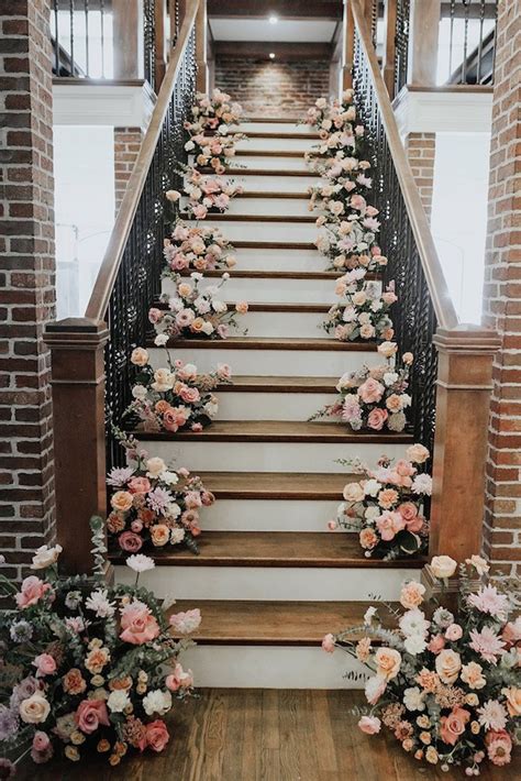 15 Pretty Perfect Floral Staircase Decor Perfete