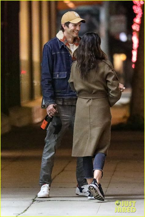 photo mila kunis ashton kutcher so cute on dinner date 28 photo 4698503 just jared