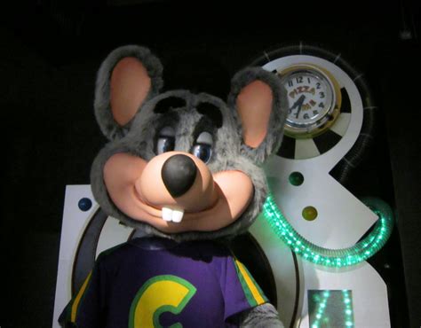 Chuck E Cheese To Phase Out Animatronic Shows Orange County Register