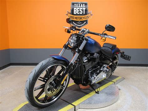 New for 2018 available in 107 and 114 engine displacements. 2018 Harley-Davidson Softail Breakout FXBRS 114 ...
