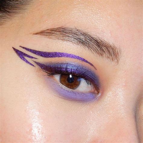 Pin On Graphic Eyeliner