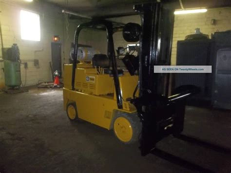 Caterpillar Forklift Td80 8000 Lb Lift With Plywood Clamp