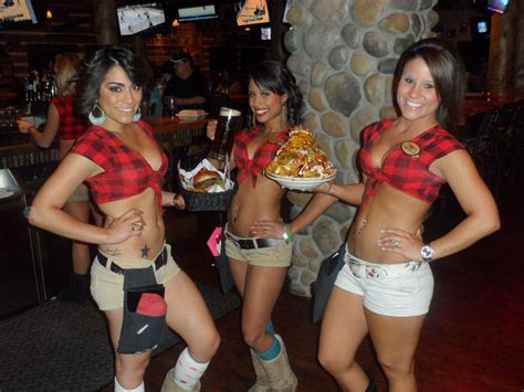 Does Twin Peaks Stack Up As A Sports Bar The Breastaurant View Of The Game Culturemap Houston