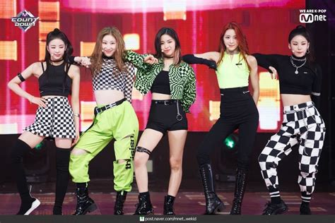 Most Notorious K Pop Girl Group Outfit Concepts Chosen By Netizens