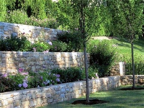 36 Beautiful Stone Walls Garden Ideas In 2020 Stone Walls Garden