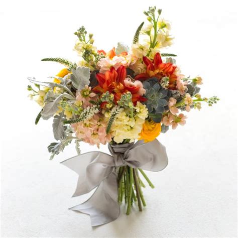 Suivez l'évolution de l'épidémie de coronavirus / covid19 dans le monde. Design a Gorgeous Succulent Wedding Bouquet | DIY Network ...