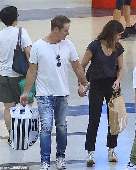 Home And Away S Zoe Ventoura Holds Hands With Former Co Star Ditch Davey At The Shops Daily