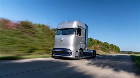 Daimler Brennstoffzelle Statt Stromer Neue Zusammenarbeit Mit Volvo