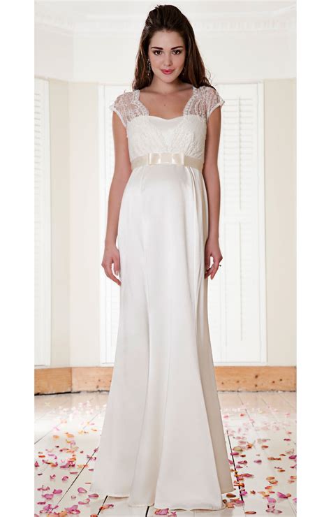✅ browse our daily deals for even more savings! Georgia Maternity Wedding Gown (Vintage Ivory) - Maternity ...