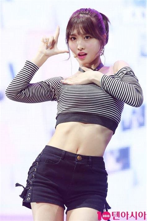 10 Times Twices Momo Showed Off Her Amazing Toned Abs In A Gorgeous