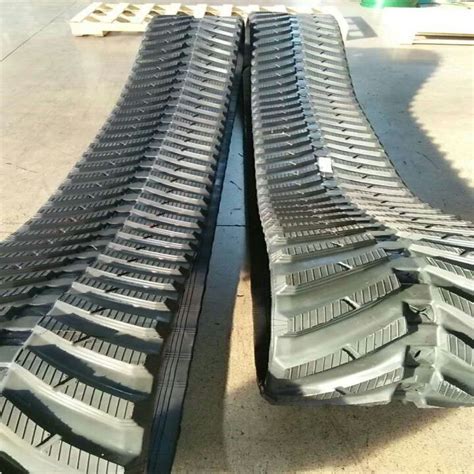 Black Durable Continuous Rubber Track Rubber Excavator Tracks 450mm Width