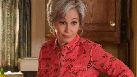 Young Sheldon Annie Potts Watched 3 Mins Of The Pilot And Knew It Was A Perfect Fit