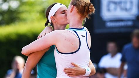 Flipboard Sealed With A Kiss Alison Van Uytvanck Beats Partner On And Off The Court Greet