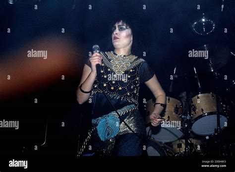 siouxsie sioux from siouxsie and the banshees live at hammerswithh palais london june 24 1984