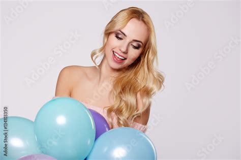 Young Beautiful Blonde Girl Holding Balloons Stockfotos Und Lizenzfreie Bilder Auf