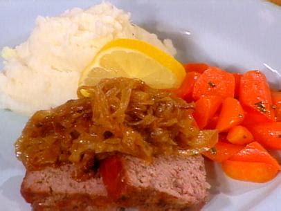 Whoever made this video is very elegant, wish i was too, and cutting onion as she does, never happens for me like that. Good Eats Meatloaf Recipe | Alton Brown | Food Network