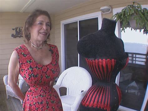 Manteo Woman Known For Extra Small Waist