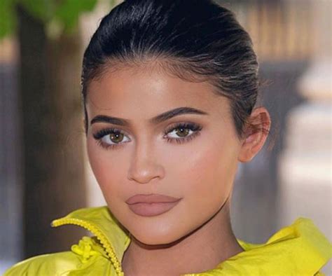 kylie jenner removed lip filler and her real lips look fantastic now to love