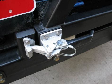 Swing Out Latches Pirate4x4com 4x4 And Off Road Forum Jeep Tire