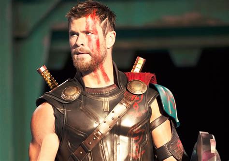 Desktop Wallpaper Thor Ragnarok 2017 Movie Chris Hemsworth Actor