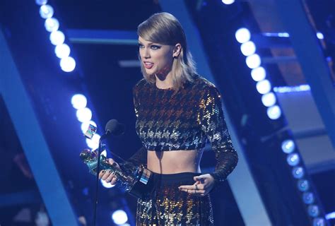 Taylor Swift Just Won An Emmy And Shes Not Even An Actress Teen Vogue