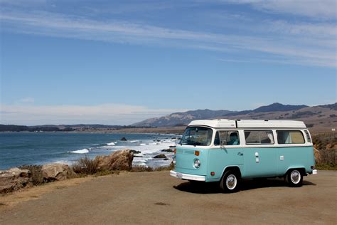 Some make trips with their love ones, some organised to explore. Classic American Road Trip Wallpaper - WallpaperSafari