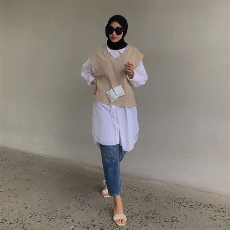 9 Inspirasi Fashion Hijab Dengan Vest Lagi Musim