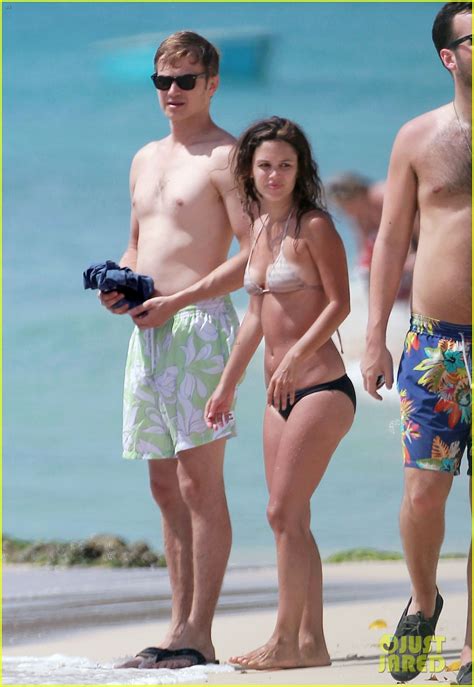 Hayden Christensen Shirtless Beach Day With Rachel Bilson Photo