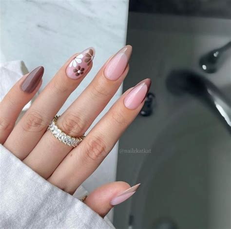 10 Easy And Chic Simple Nail Designs For Fall You Need To Try Right Now