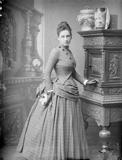 20 Stunning Vintage Photos Show What Victorian Female Fashion Looked