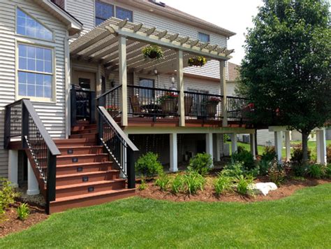 37 Beautiful Landscaping Ideas Around Deck