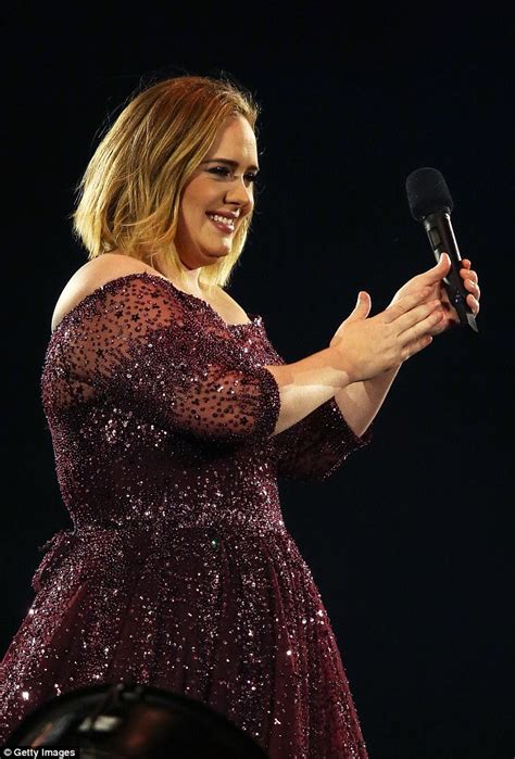 Adele Tells Jokes At Adelaide Concert After A Black Out Daily Mail Online