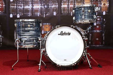 Ludwig Classic Maple Downbeat Drum Set Blue Strata Drum