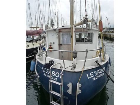 Fisher 37 built in 1976 a beautiful example, this fisher 37 has benefitted from a host of ugrades and additions during her current layout on deck is easily managed shorthanded. Fisher 37 en Hollande (Pays-Bas) | Yacht à moteur d ...