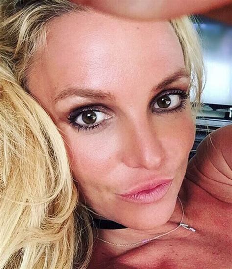 Britney Spears Rocks Serious Side Boob In Saucy Throwback Snap Daily Star